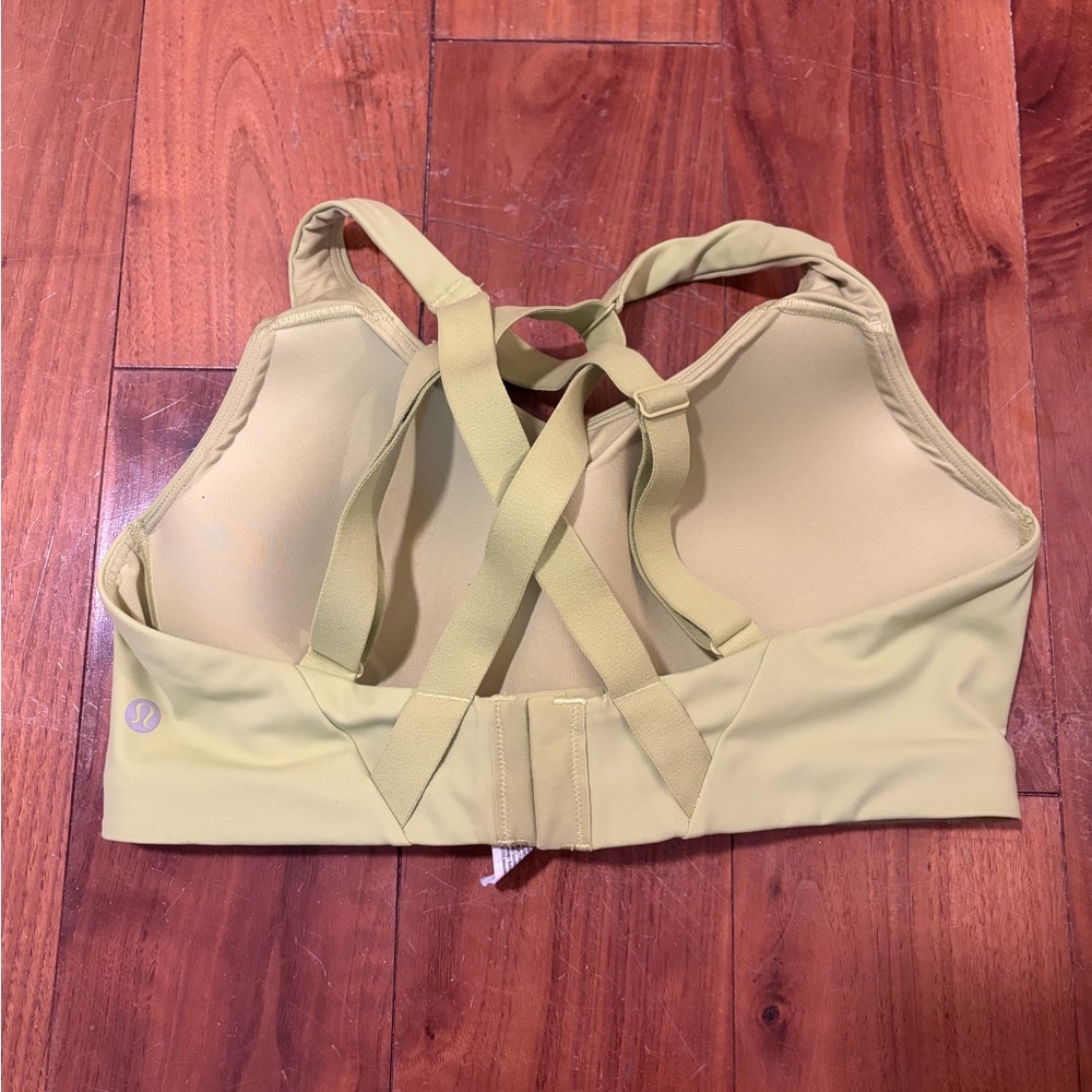 Lululemon Pistachio Green Sports Bra - Picture 2 of 3